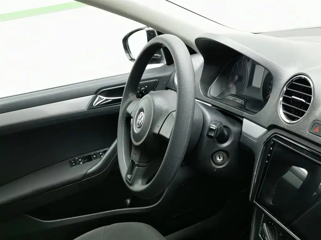 VOLKSWAGEN JETTA 2016