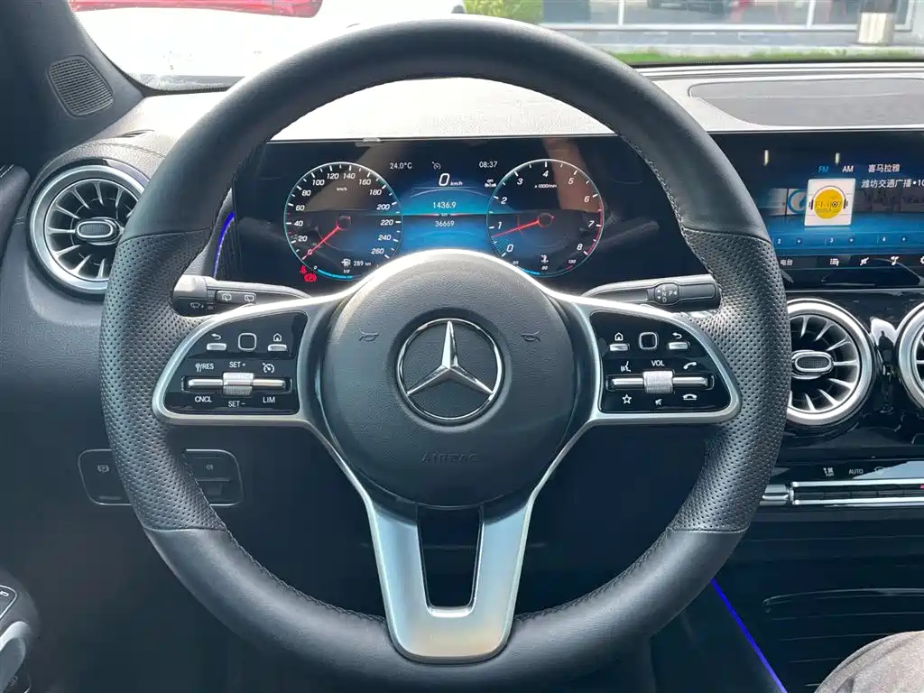 MERCEDES BENZ GLB 2022