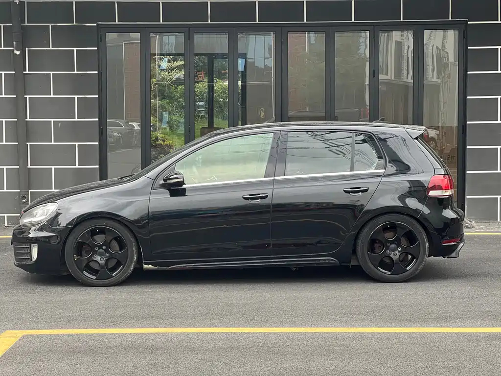 VOLKSWAGEN GOLF GTI 2013