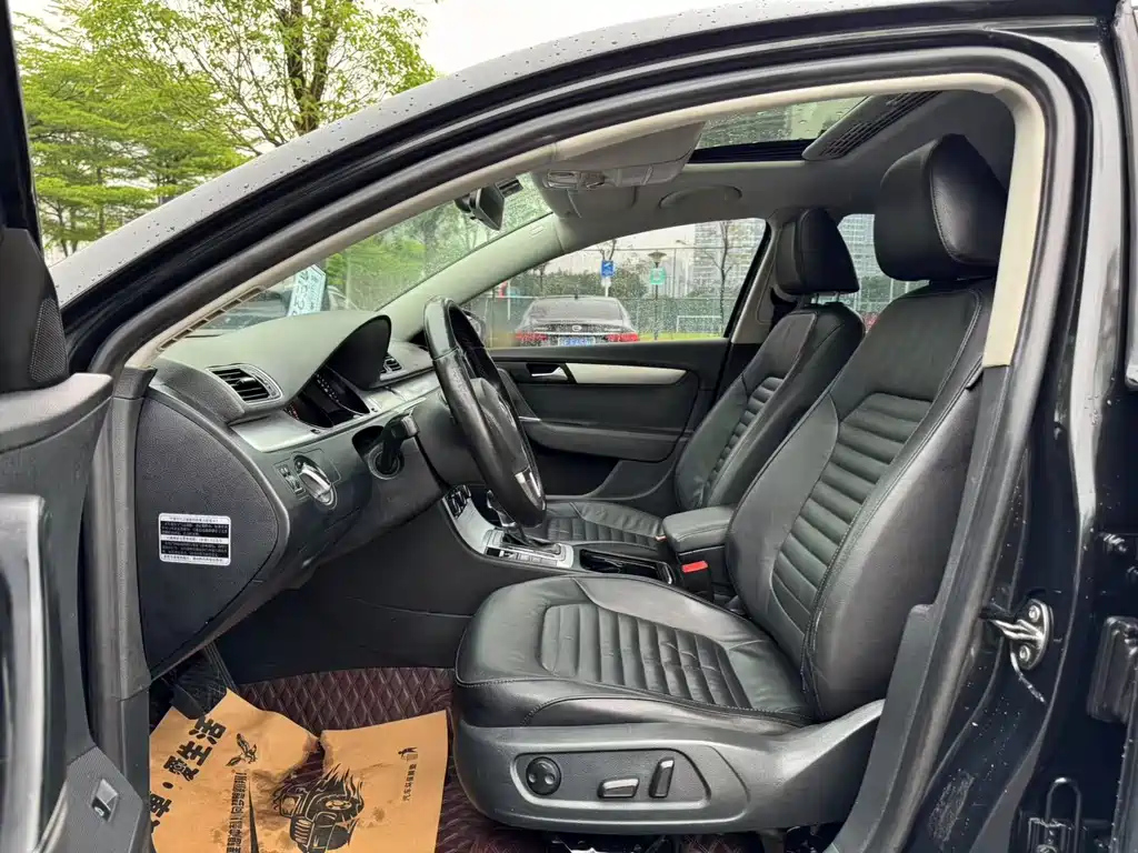 VOLKSWAGEN MAGOTAN 2014
