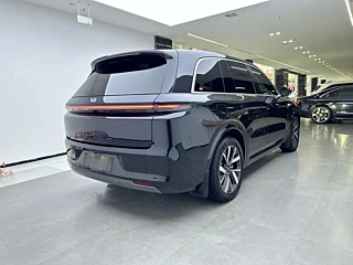 LI AUTO L8  2023