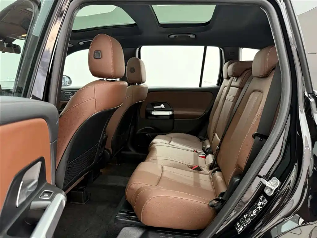 MERCEDES BENZ GLB 2025