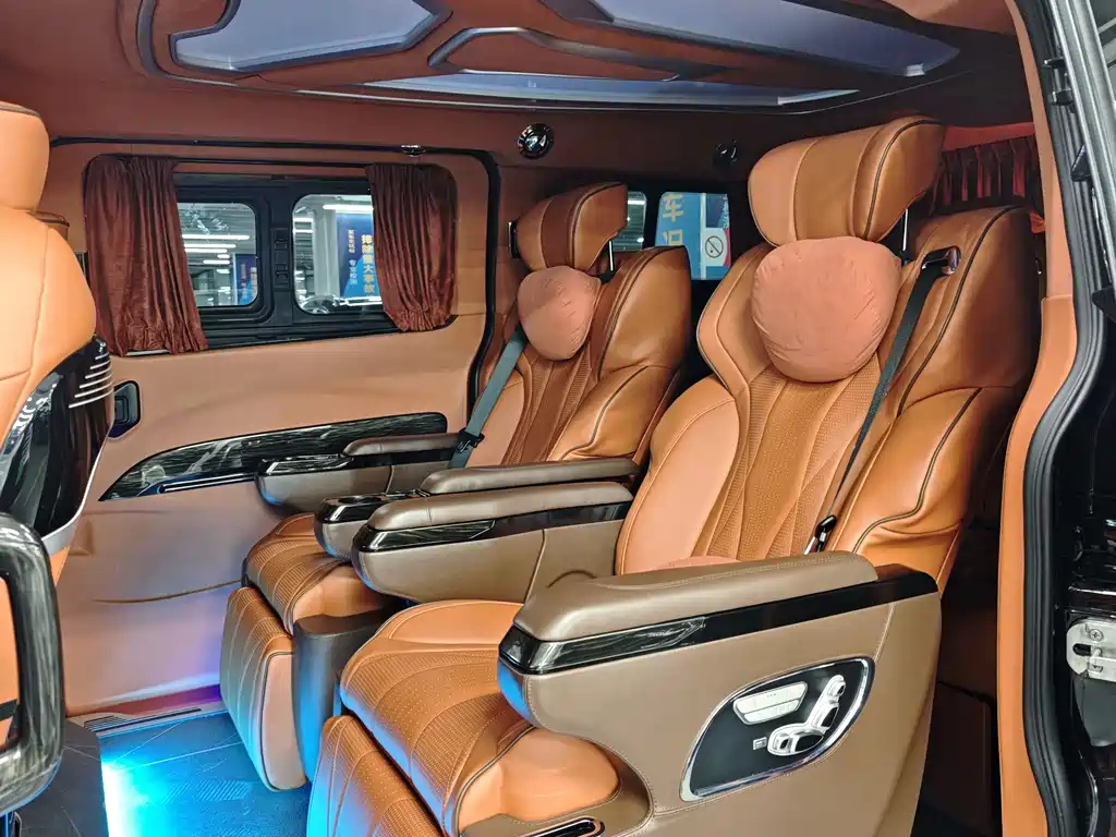 FORD TOUREO 2024