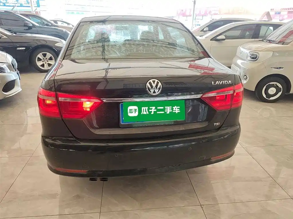 VOLKSWAGEN LAVIDA 2013