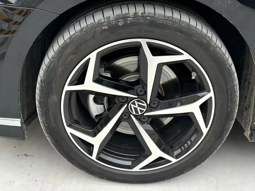 VOLKSWAGEN MAGOTAN 2025