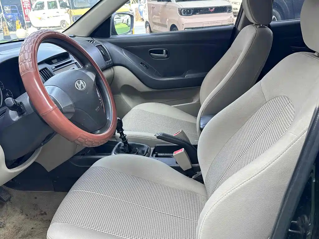 HYUNDAI CELESTA 2011