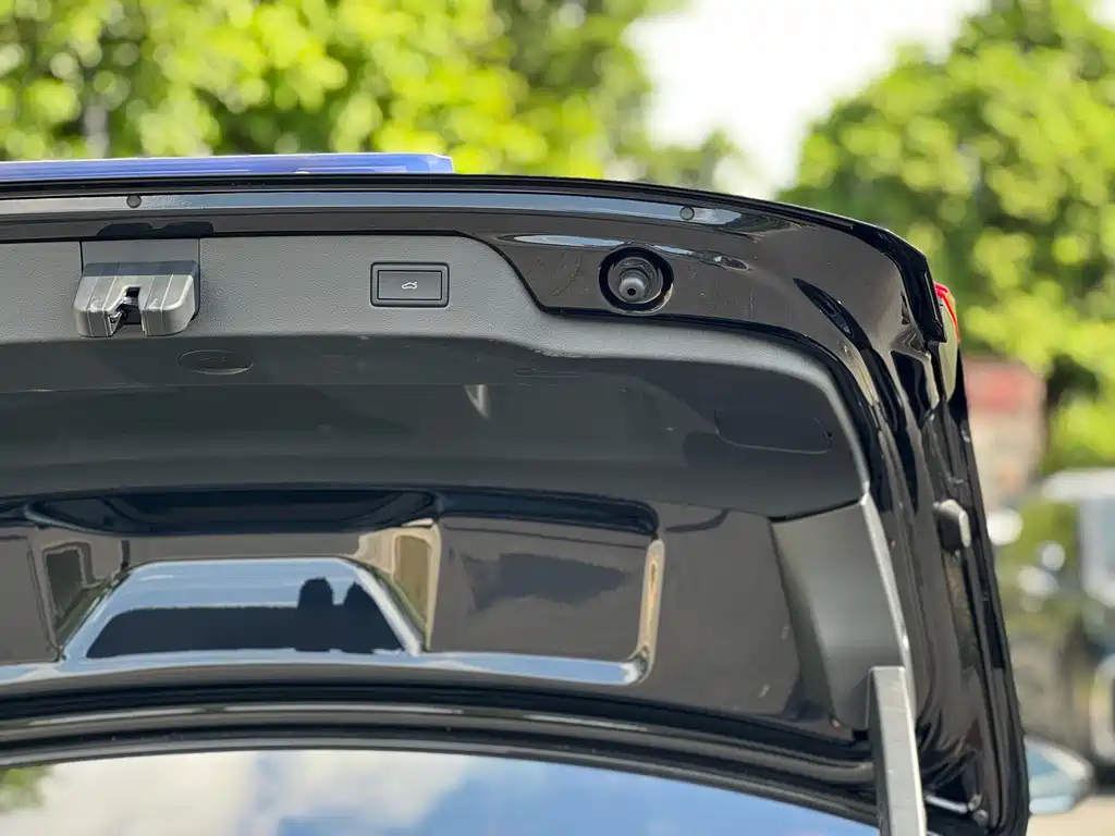 VOLKSWAGEN PASSAT 2025