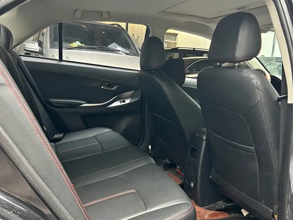 ZOTYE Z300 2016