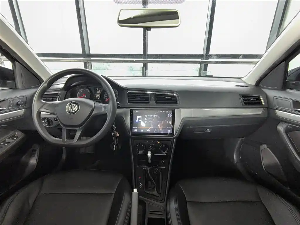 VOLKSWAGEN LAVIDA 2016