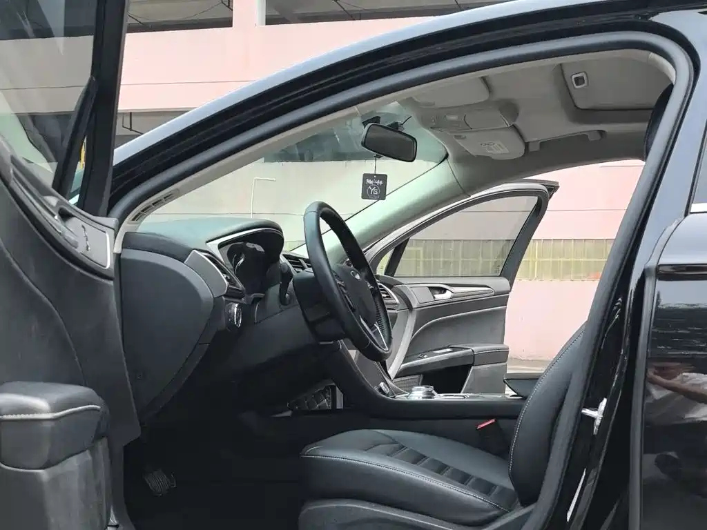 FORD MONDEO 2020