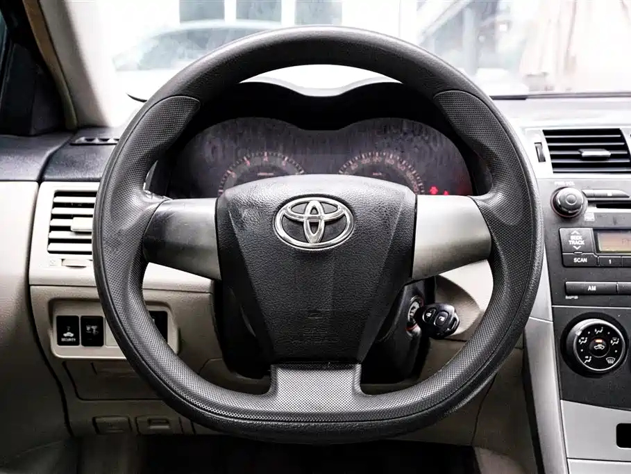 TOYOTA COROLLA 2012
