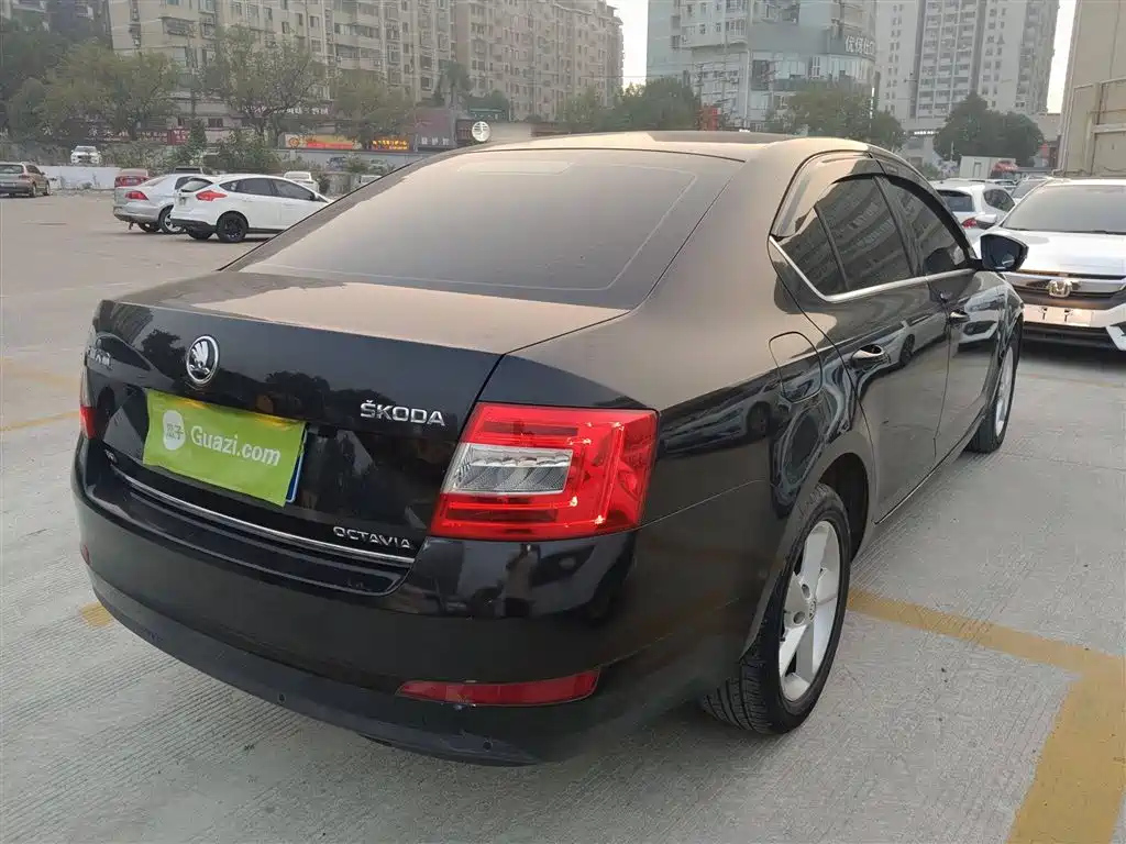 SKODA OCTAVIA 2015