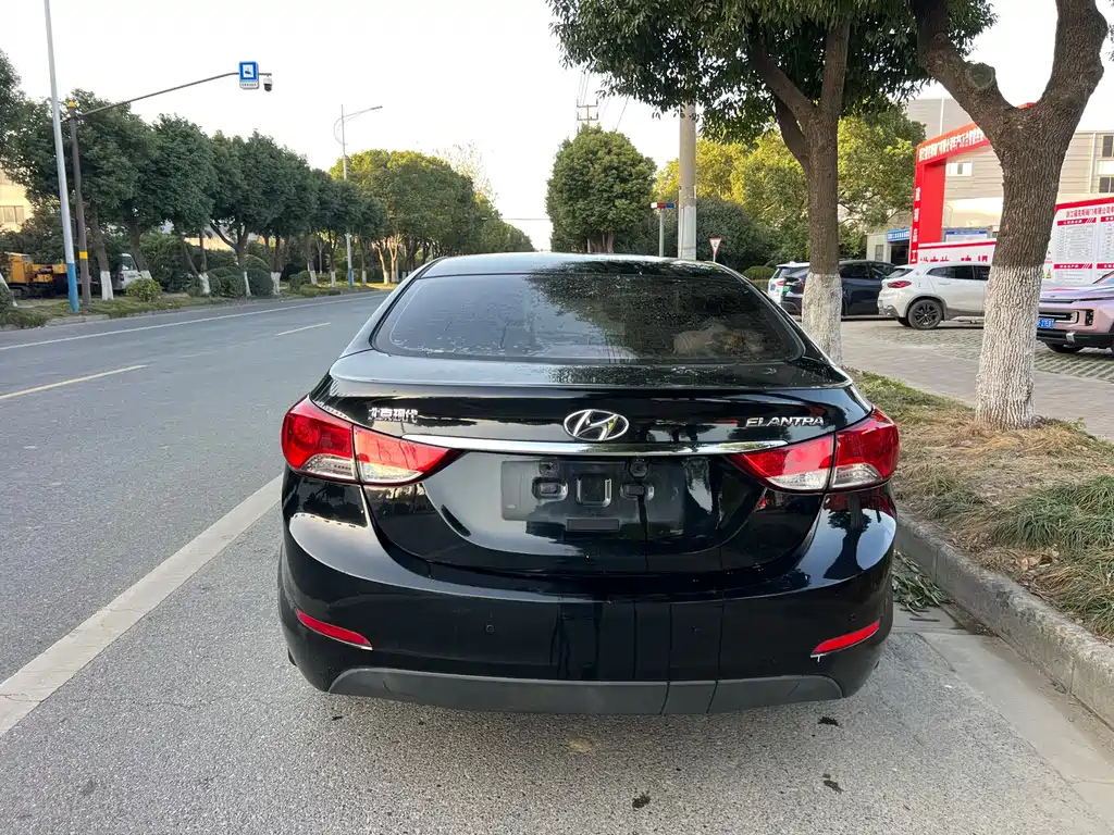 HYUNDAI ELANTRA 2015