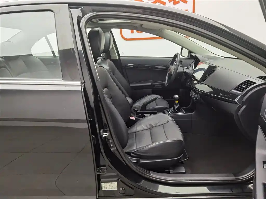 MITSUBISHI LANCER EX 2013