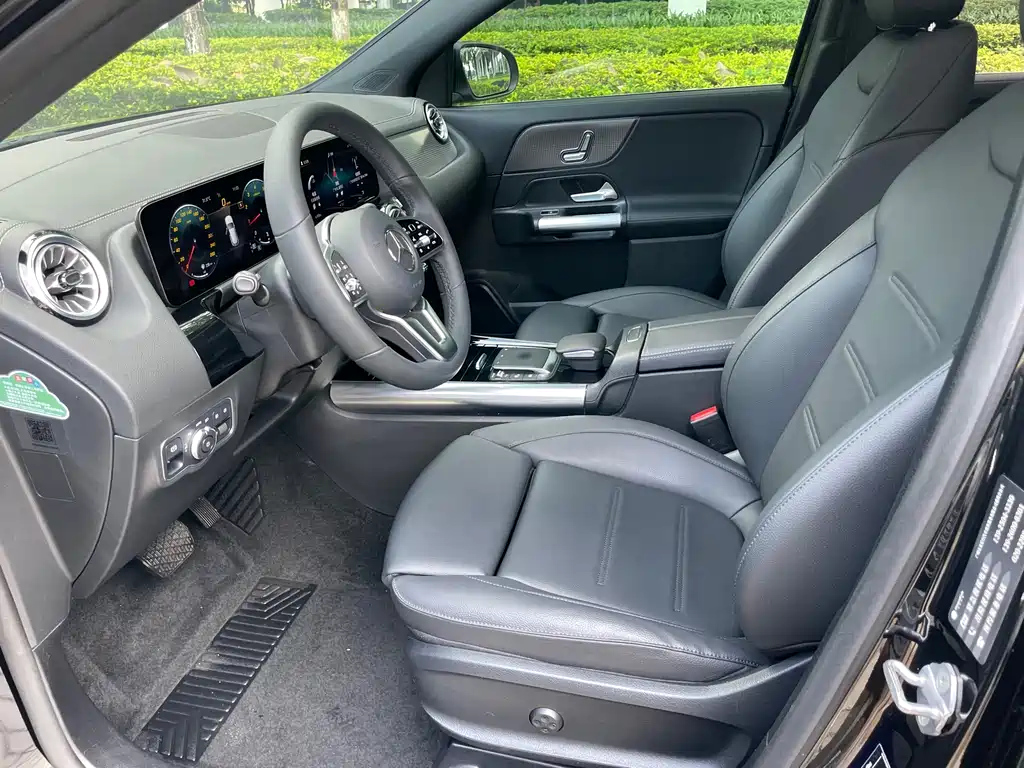 MERCEDES BENZ GLA 2022