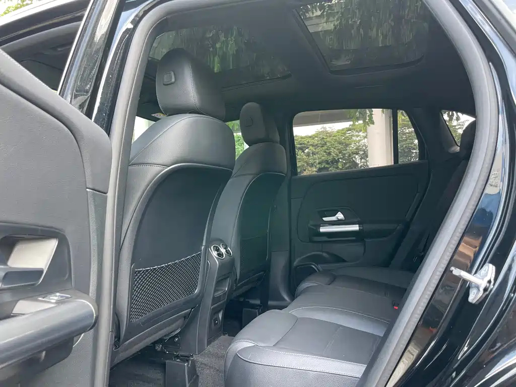 MERCEDES BENZ GLA 2022