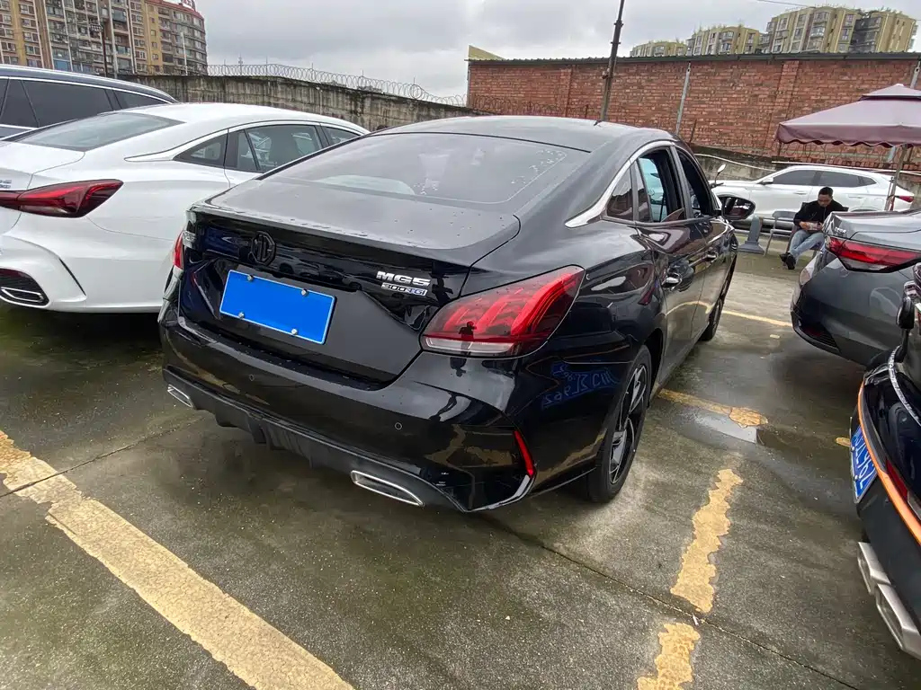 MG MG5 2021