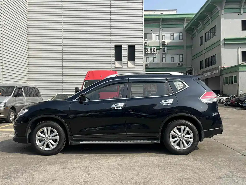 NISSAN X-TRAIL 2015