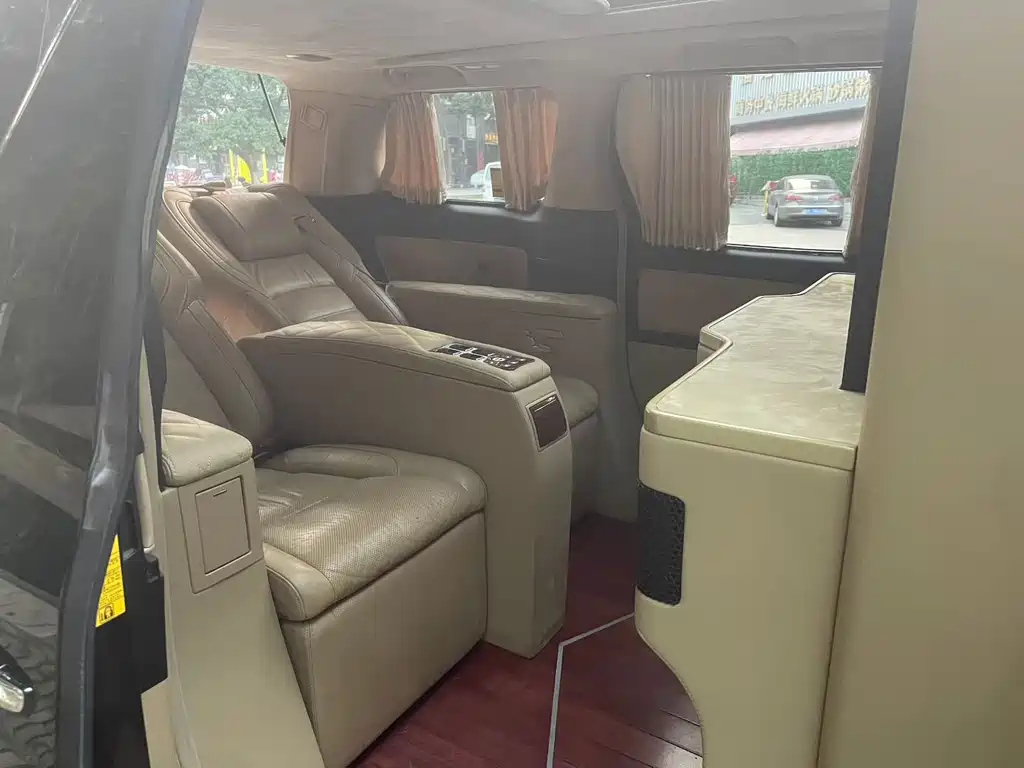 TOYOTA ALPHARD 2012