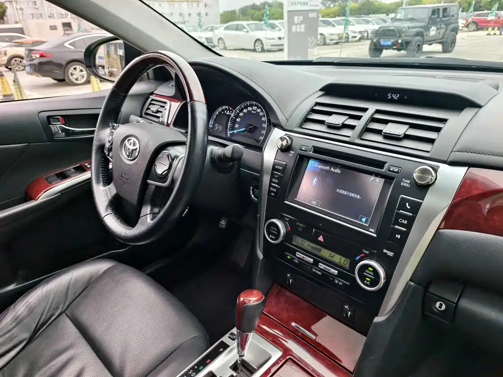 TOYOTA CAMRY 2012