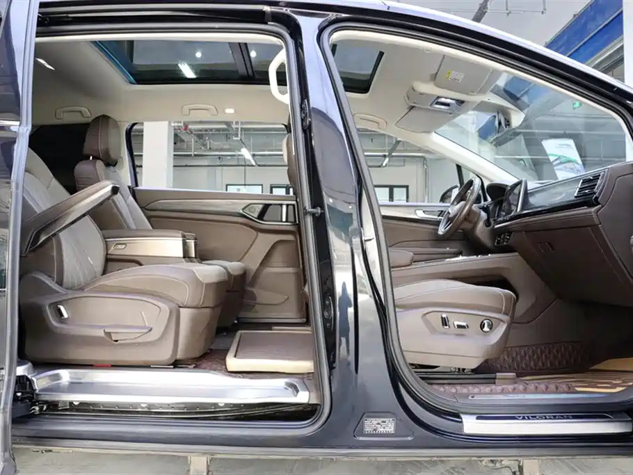 VOLKSWAGEN VILORAN 2022