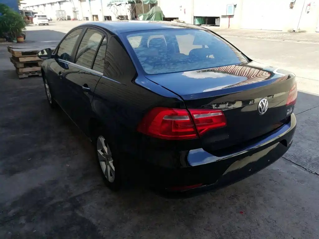 VOLKSWAGEN BORA 2014