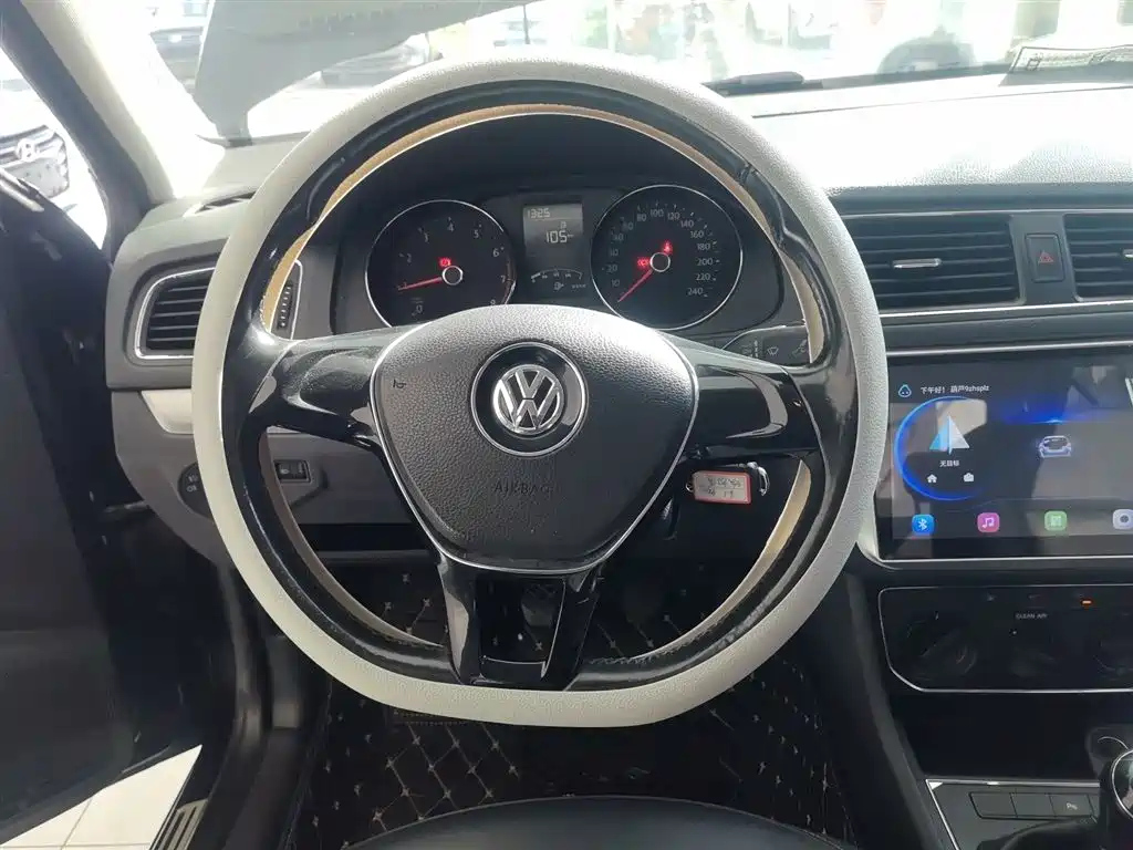 VOLKSWAGEN LAVIDA 2016