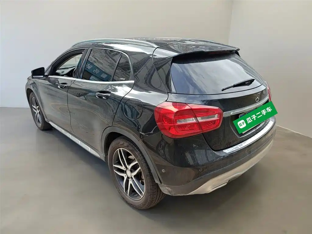 MERCEDES BENZ GLA 2015
