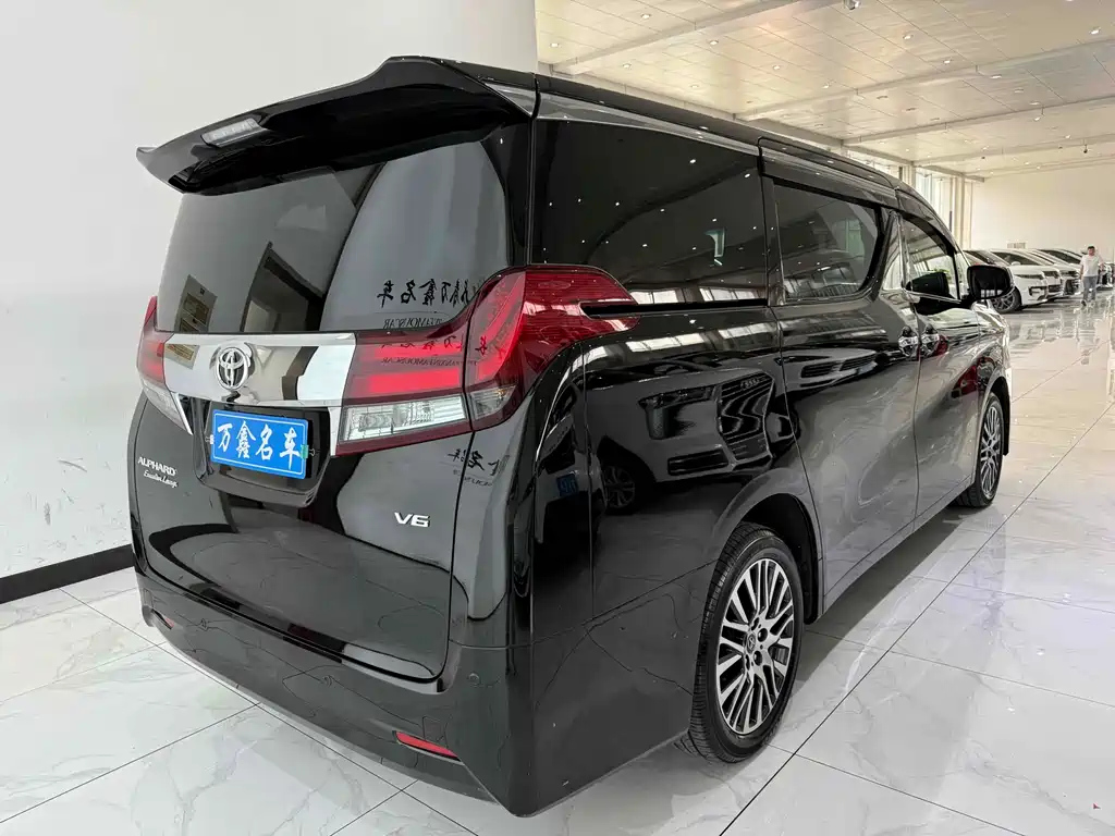 TOYOTA ALPHARD 2018