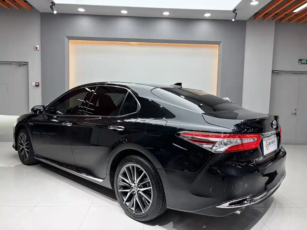 TOYOTA CAMRY 2024
