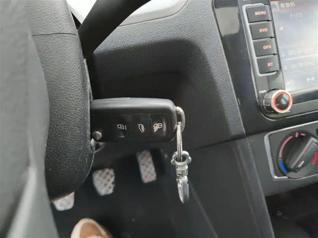 VOLKSWAGEN JETTA 2015