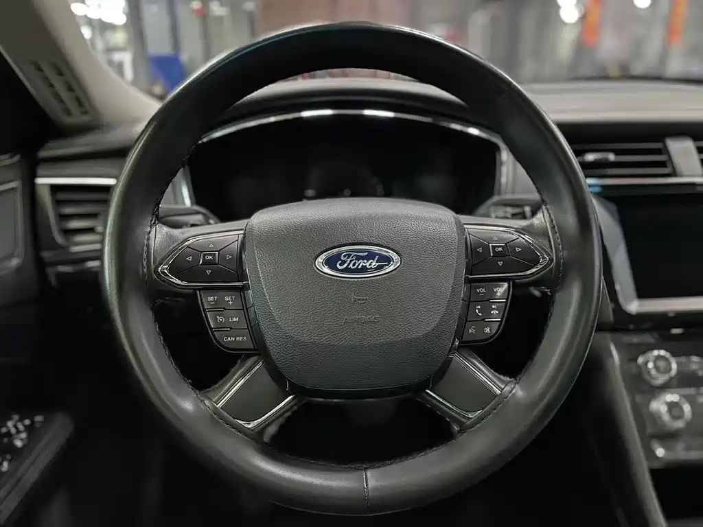 FORD TAURUS 2019