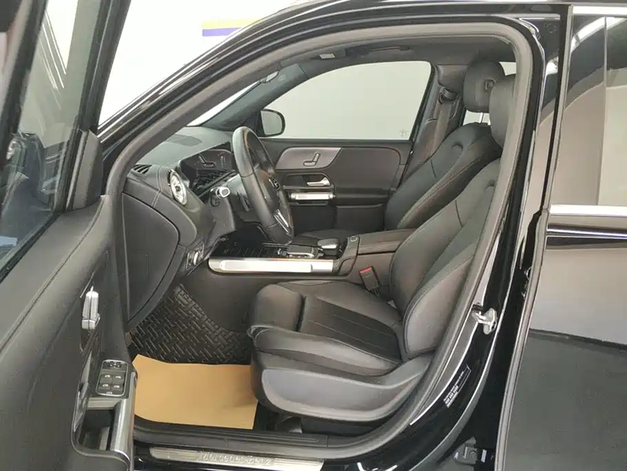 MERCEDES BENZ GLB 2022