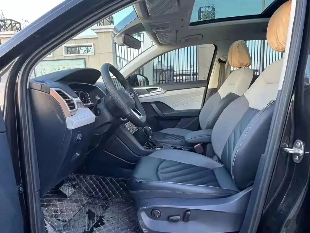 VOLKSWAGEN THARU 2023
