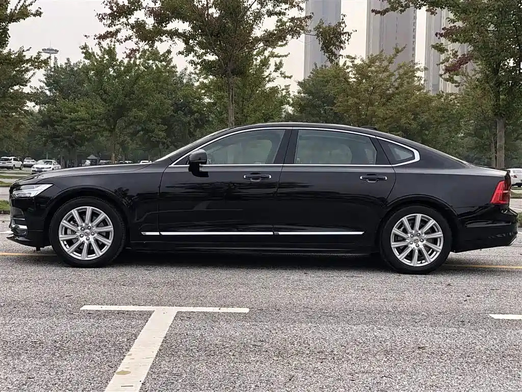 VOLVO S90 2020