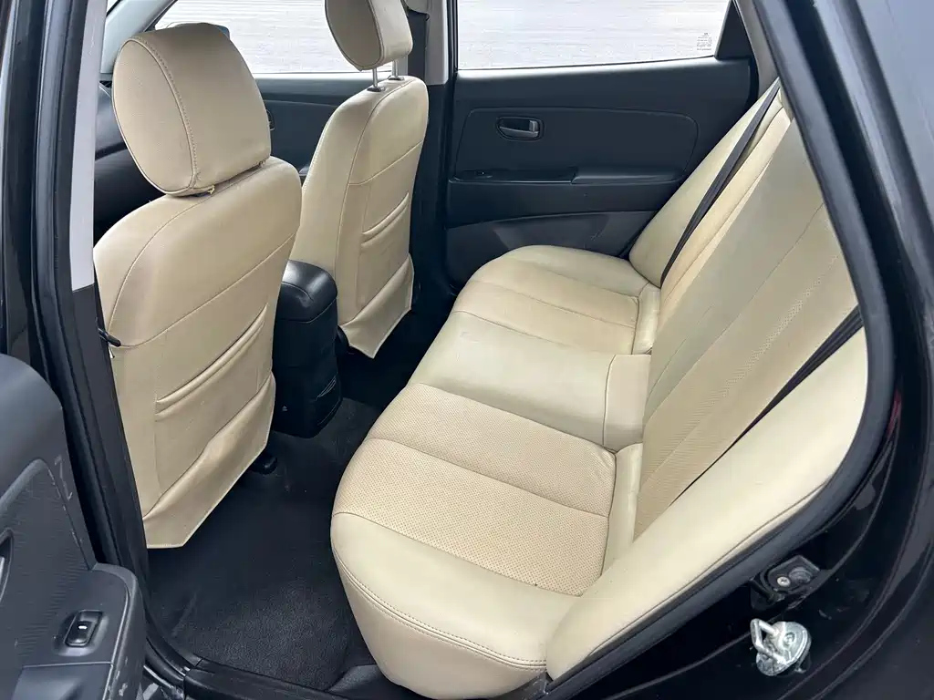 HYUNDAI CELESTA 2015