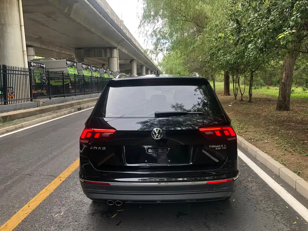 VOLKSWAGEN TIGUAN L 2017