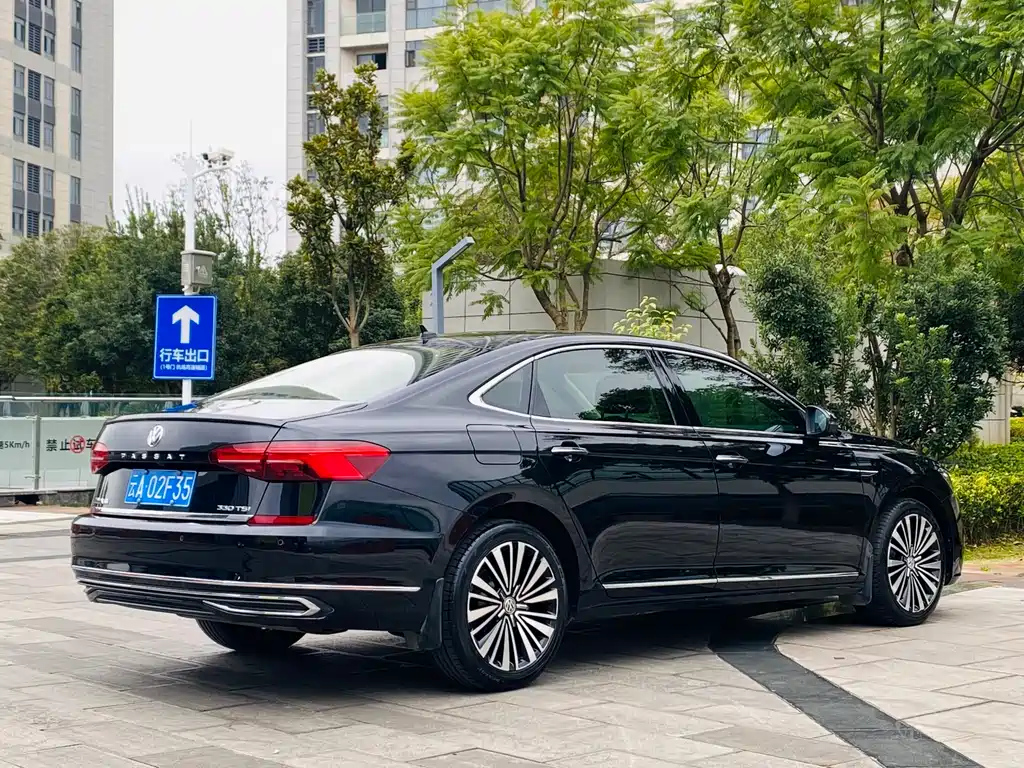 VOLKSWAGEN PASSAT 2020