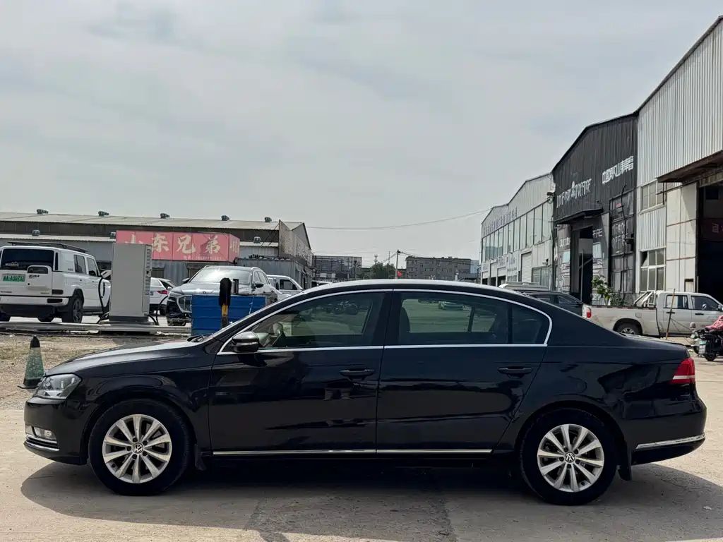 VOLKSWAGEN MAGOTAN 2016