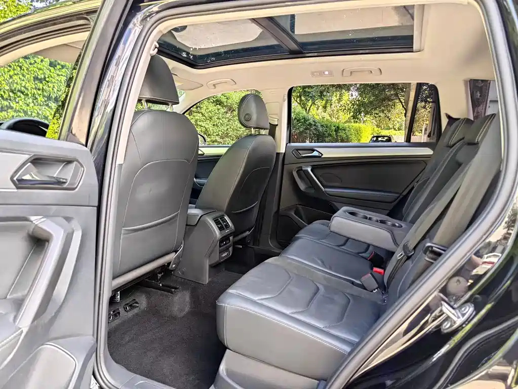 VOLKSWAGEN TIGUAN L 2020