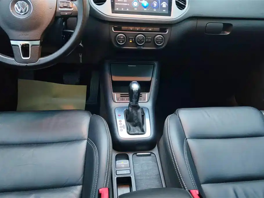 VOLKSWAGEN TIGUAN 2016
