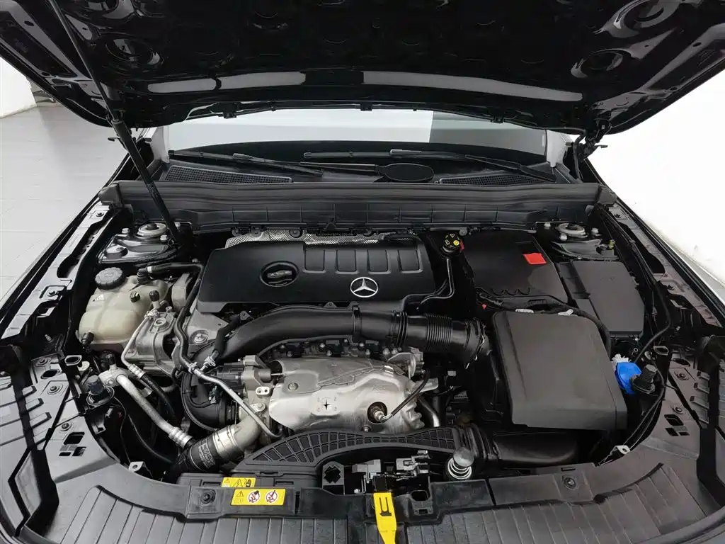 MERCEDES BENZ GLB 2023