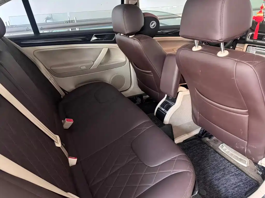 VOLKSWAGEN PASSAT LINGYU 2009