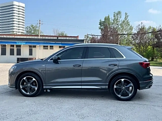 AUDI Q3  2020