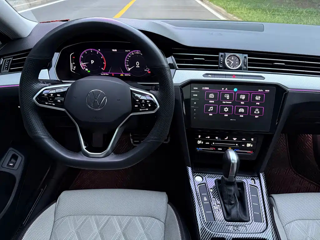 VOLKSWAGEN MAGOTAN 2023