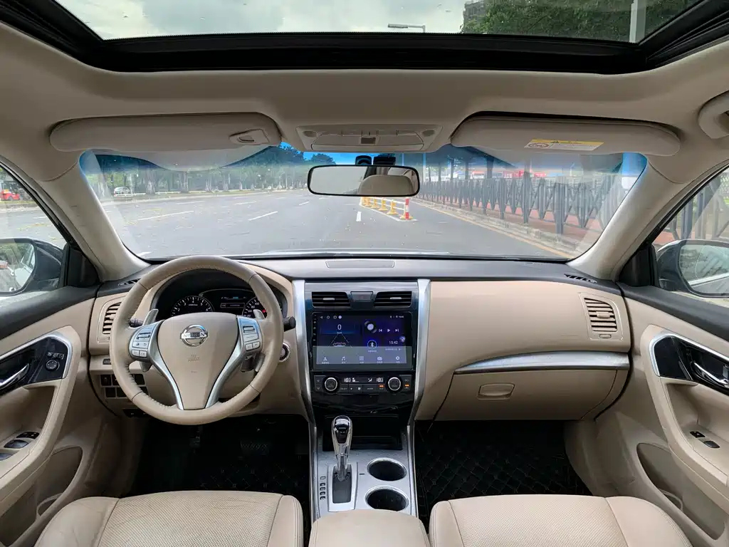 NISSAN TEANA 2016