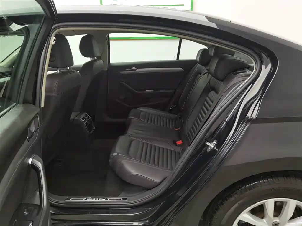 VOLKSWAGEN MAGOTAN 2018