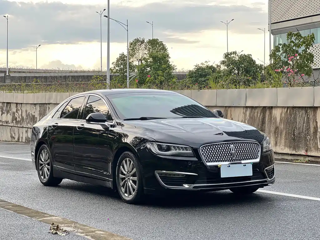 LINCOLN MKZ 2018