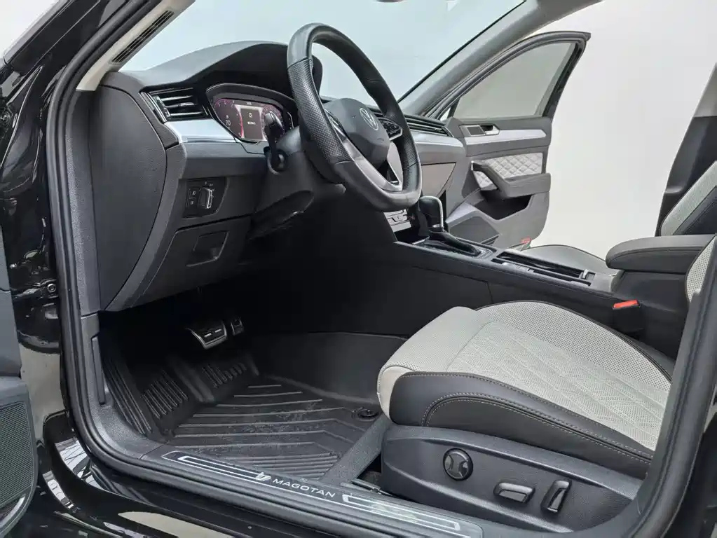 VOLKSWAGEN MAGOTAN 2022