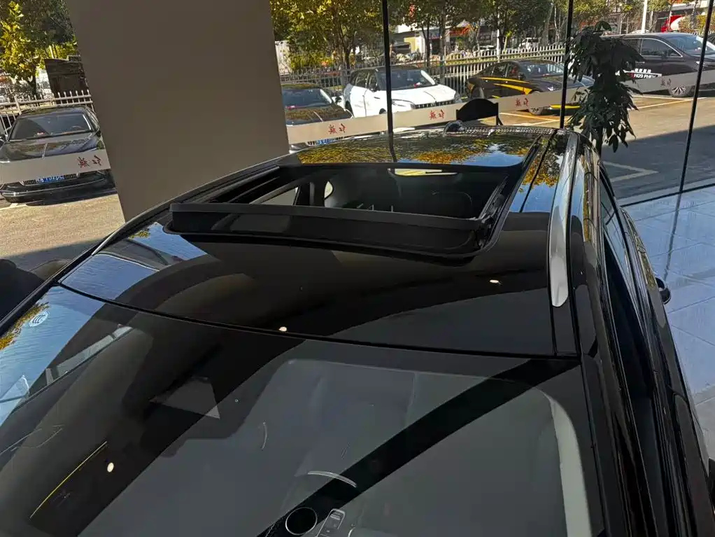 HONGQI HS3 PHEV 2025